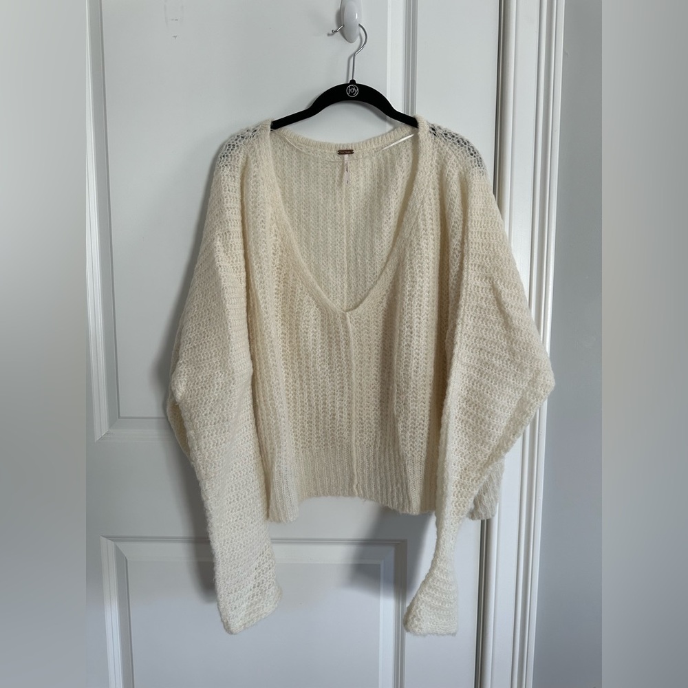 Free People Cream Knit Sweater ✨
